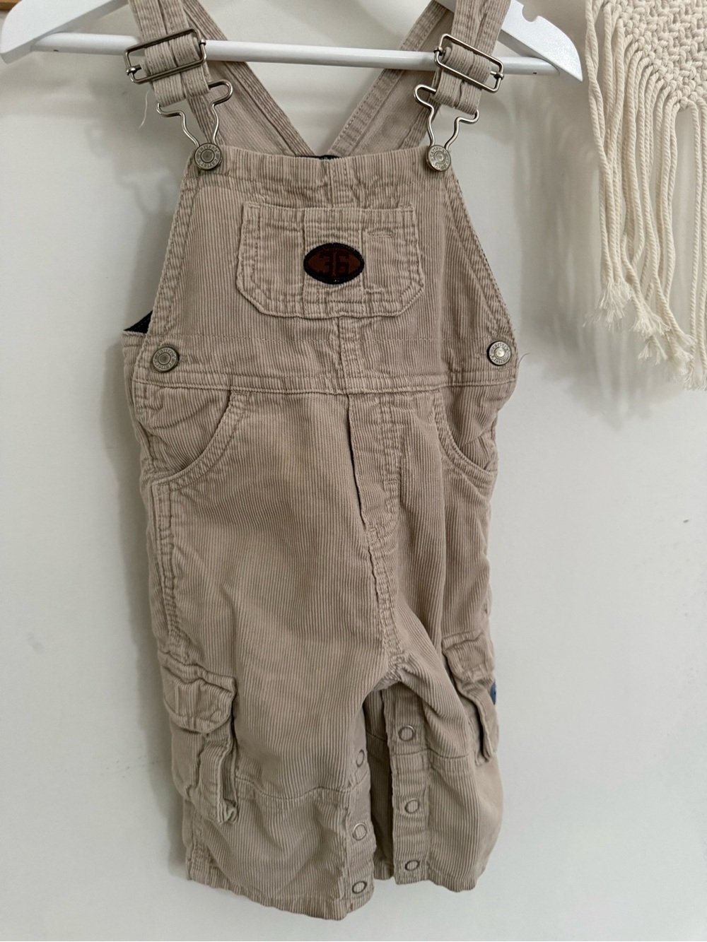Carter’s Y2K - 9m corduroy overalls